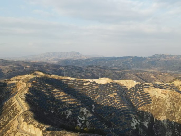 全球足跡 | “山地光谷”！陽光能源助力山西忻州5萬千瓦光伏項目全容量并網(wǎng)發(fā)電